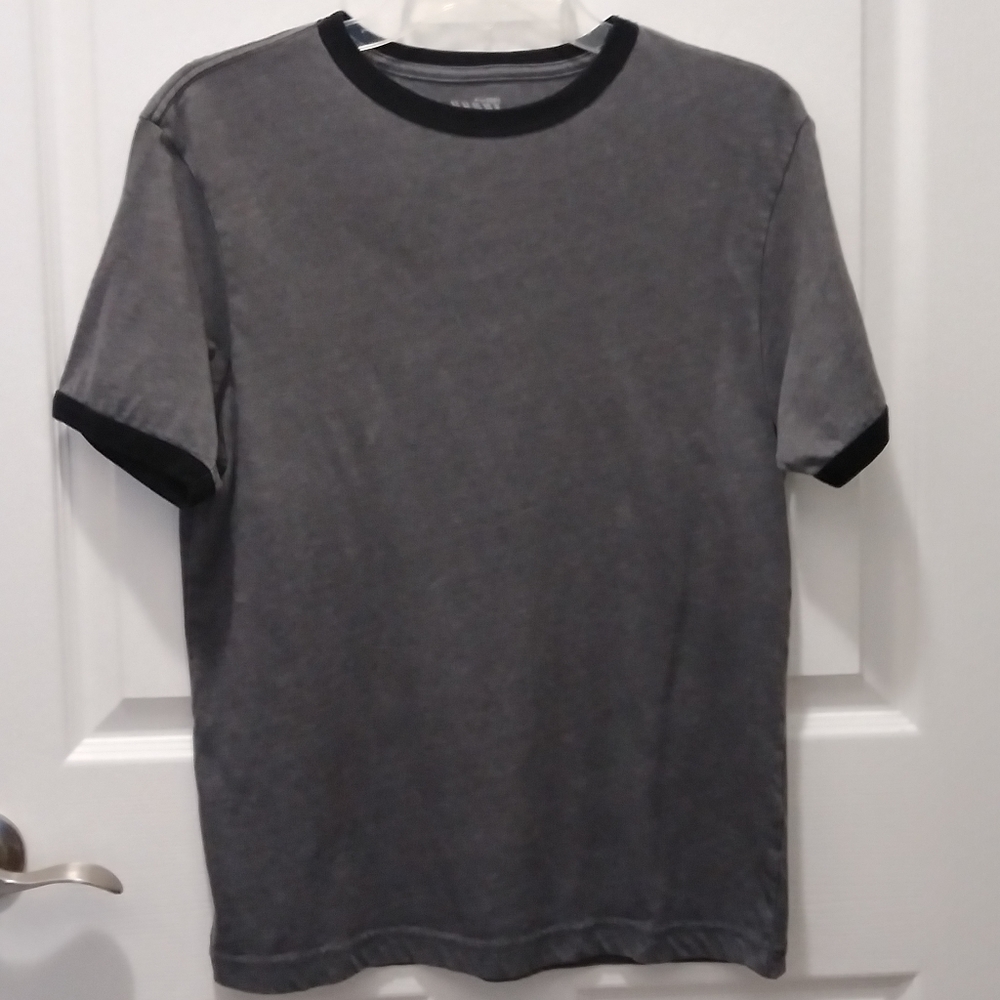 2/$20😸black and grey Old Navy baseball tee